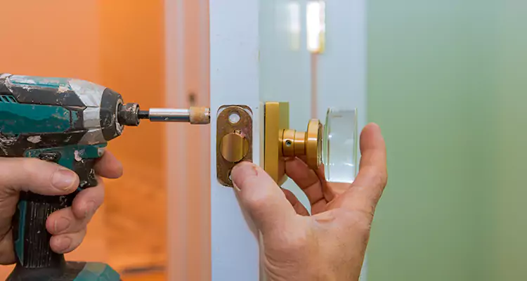 Broken Door Knob Fix in Danville, CA